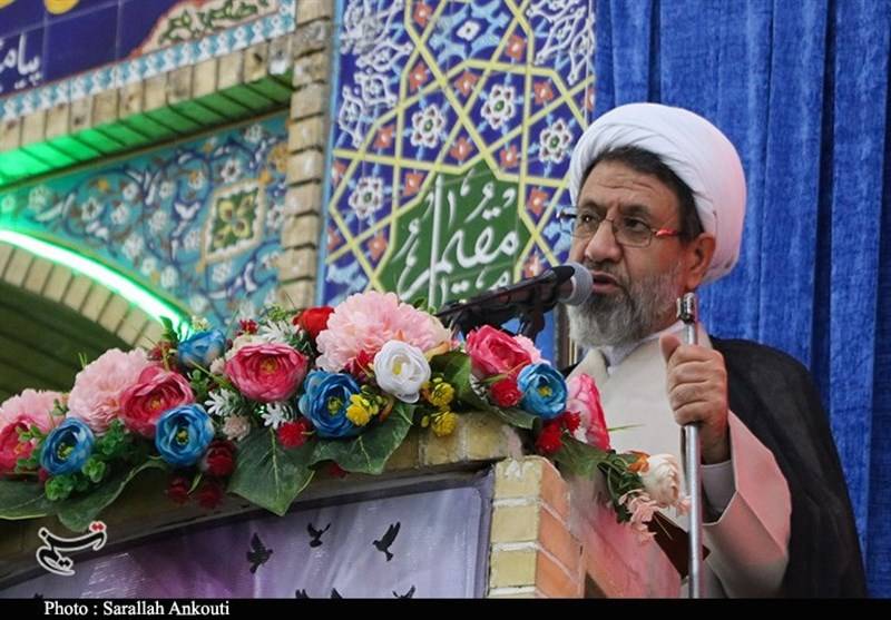 امت اسلام در کنار هم با اتحاد و همدلی با دشمن مشترک می‌جنگند